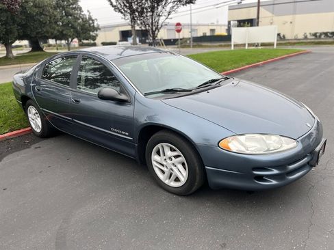 Used 2000 Dodge Intrepid image 3