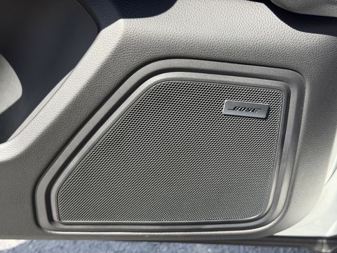 Certified 2026 Porsche Macan AWD/4WD image 25
