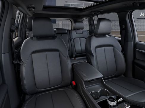 New 2026 Jeep Grand Cherokee Limited AWD/4WD image 9