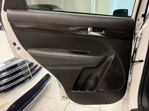 Used 2012 Kia Sorento SX w/ SX Premium Pkg image 17