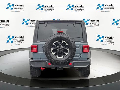 Used 2025 Jeep Wrangler Unlimited Rubicon AWD/4WD image 4