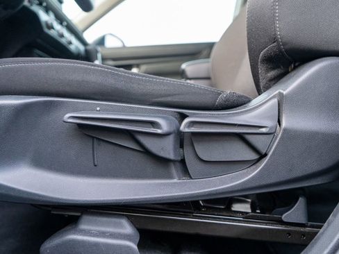 Used 2025 Honda CR-V LX image 19