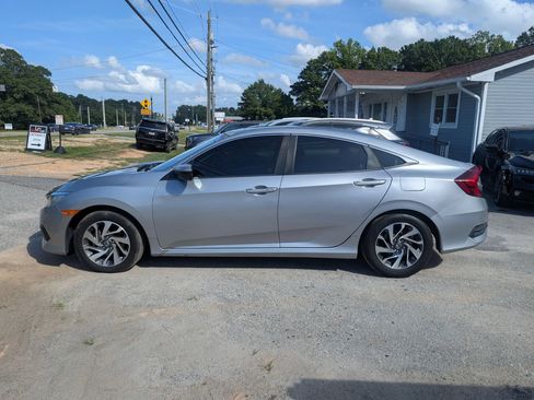 Used 2018 Honda Civic EX image 3
