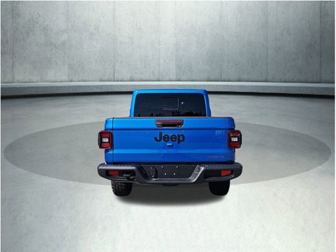 New 2025 Jeep Gladiator Sport image 4