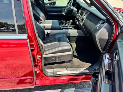 Used 2017 Ford Expedition Platinum RWD image 14