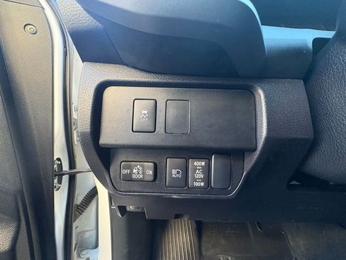 Used 2023 Toyota Tacoma TRD Off-Road image 15