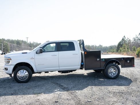 New 2026 RAM 4500 Tradesman w/ Laramie Trim Package image 5