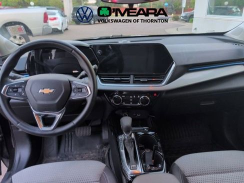 Used 2024 Chevrolet Trax LT w/ Driver Confidence Package FWD image 5
