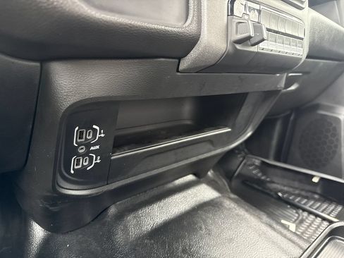 Used 2024 RAM 3500 Tradesman w/ Chrome Appearance Group AWD/4WD image 15