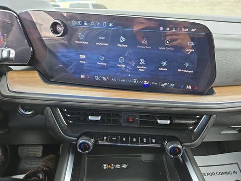 Used 2025 Chevrolet Tahoe High Country image 23