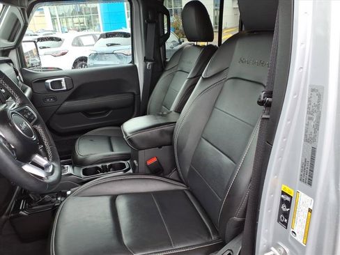 Used 2023 Jeep Wrangler Sahara w/ Cold Weather Group image 17