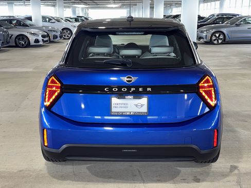 Used 2025 MINI Cooper 4-Door Hardtop FWD image 7
