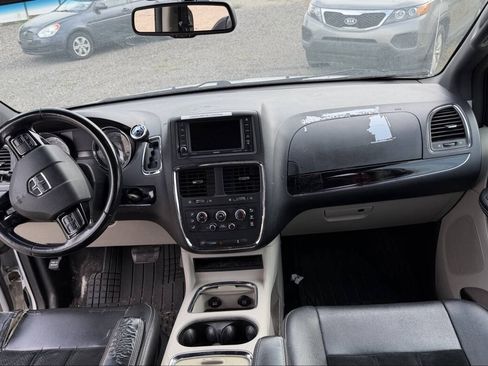 Used 2017 Dodge Grand Caravan SXT FWD image 30