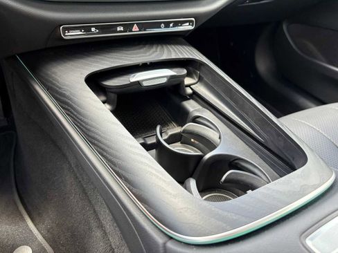 Used 2025 Mercedes-Benz E 350 Sedan image 16