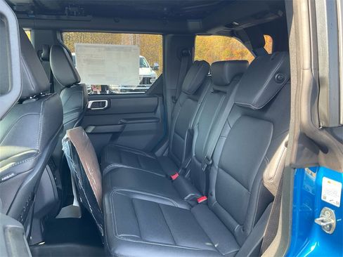 New 2025 Ford Bronco Big Bend w/ Black Diamond Package image 15