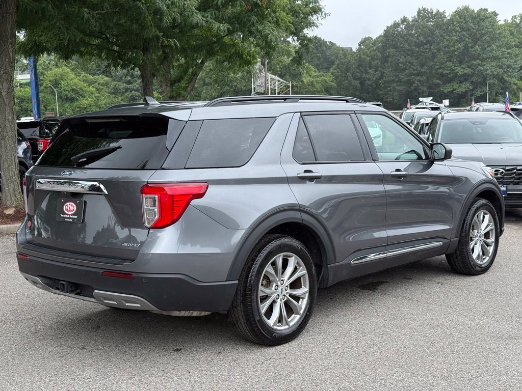 Used 2023 Ford Explorer XLT w/ Equipment Group 202A AWD/4WD image 10