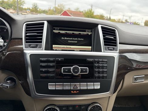 Used 2014 Mercedes-Benz GL 450 4MATIC image 24