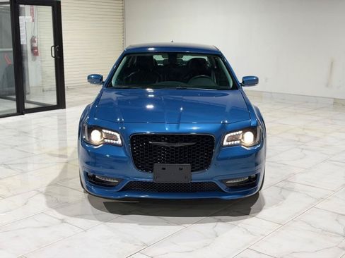 Used 2021 Chrysler 300 Touring L RWD image 2