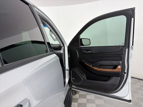 Used 2019 Chevrolet Tahoe Premier AWD/4WD image 32