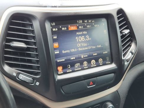 Used 2017 Jeep Cherokee Limited w/ Trailer Tow Group AWD/4WD image 20