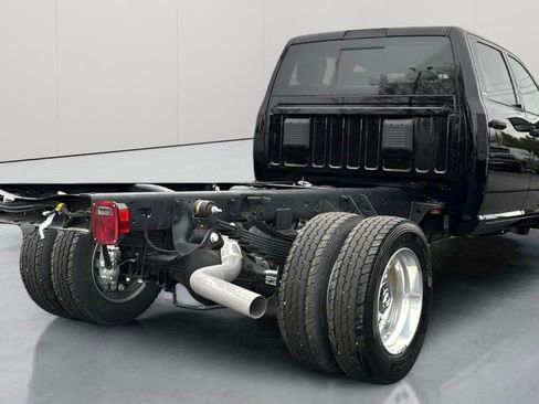 New 2024 RAM 4500 SLT w/ Quick Order Package 2YG SLT image 3