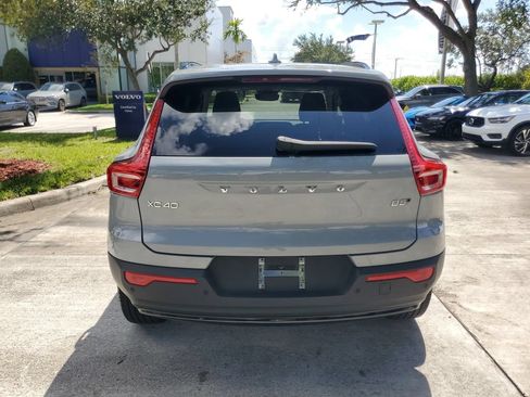 Certified 2024 Volvo XC40 B5 Plus AWD/4WD image 5