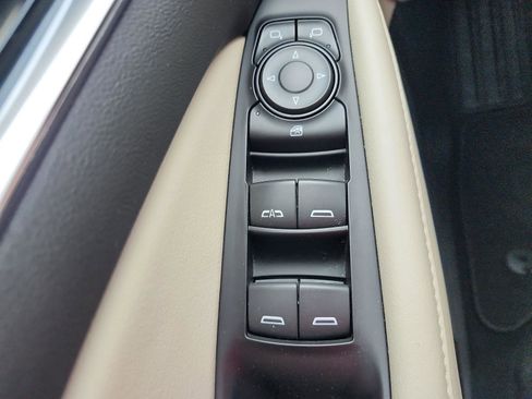 Certified 2023 Buick Enclave Essence image 19