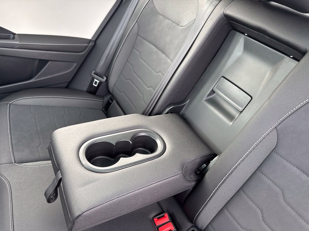 Certified 2025 Volkswagen Taos SE w/ Panoramic Sunroof Package FWD image 27
