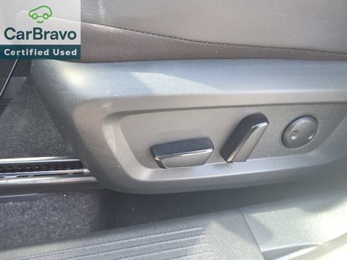 Used 2025 Nissan Rogue SV AWD/4WD image 17