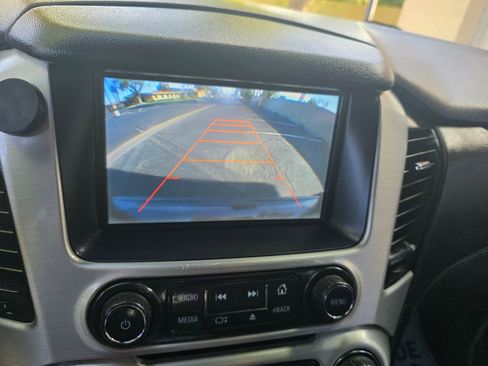 Used 2015 GMC Yukon SLT w/ HD Trailering Package image 12