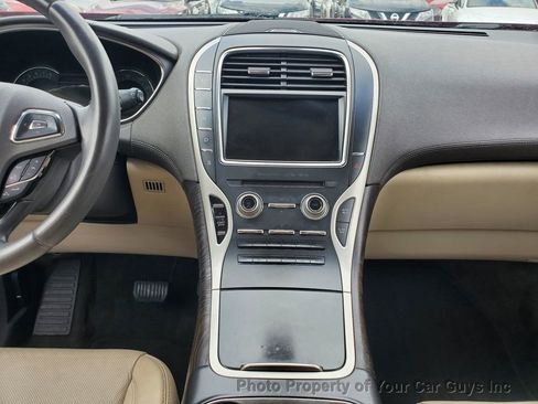 Used 2017 Lincoln MKX Reserve w/ Lincoln MKX Climate Package image 12