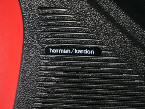 Used 2015 Dodge Challenger SRT Hellcat image 26