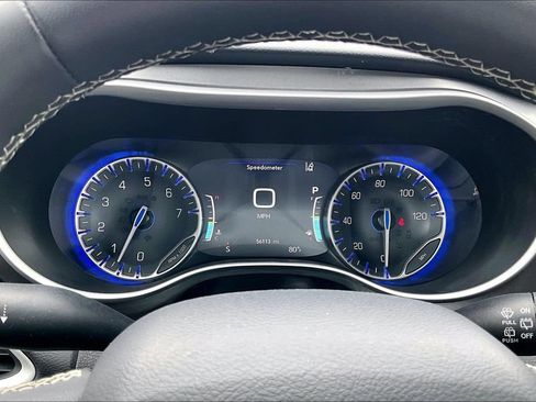 Used 2024 Chrysler Pacifica Touring-L FWD image 13