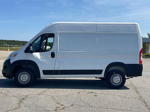 New 2025 RAM ProMaster 2500 image 4