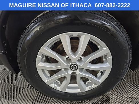 Used 2018 Nissan Rogue SV w/ Sun & Sound Touring Package AWD/4WD image 14