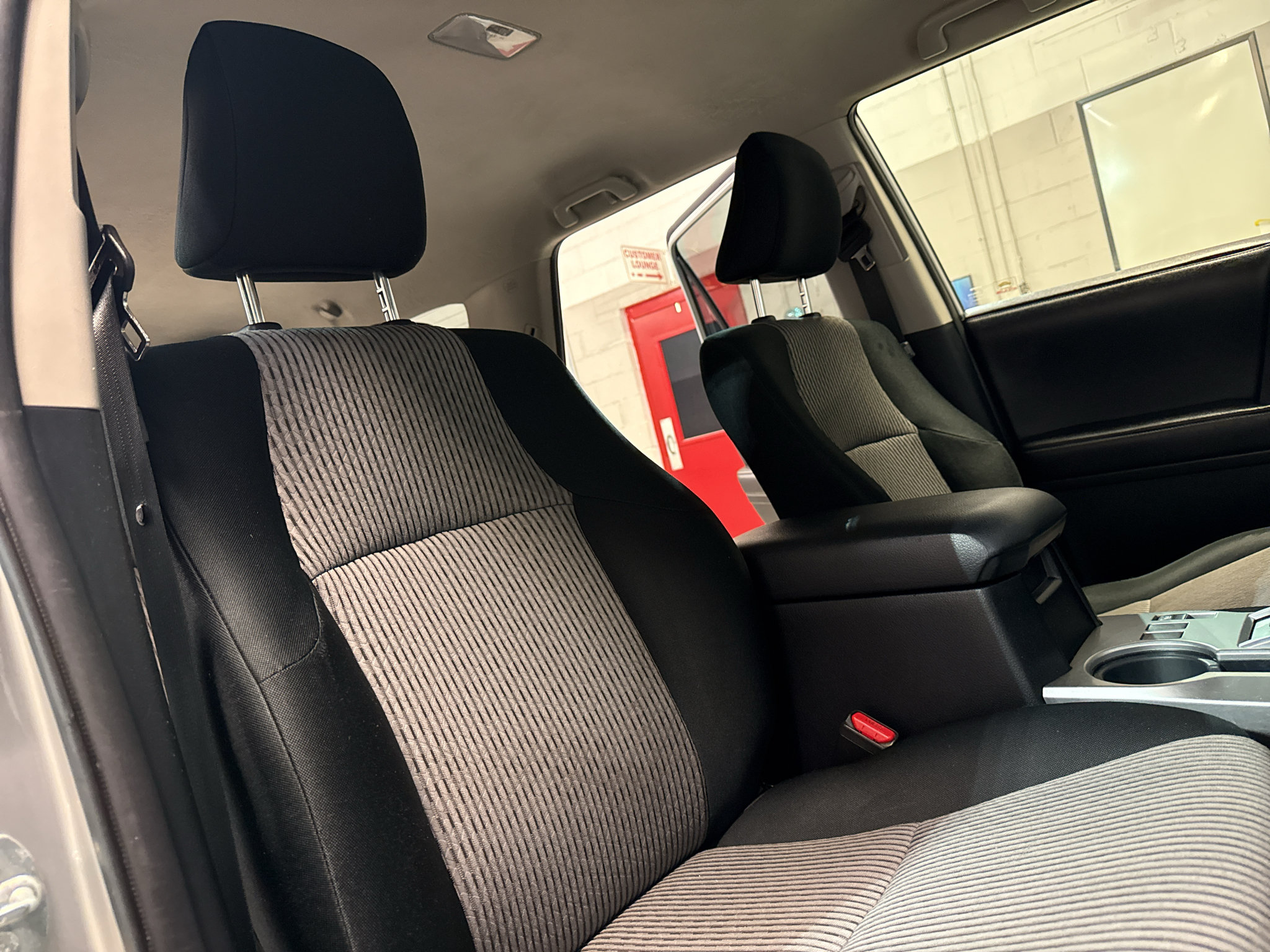 Used 2015 Toyota 4Runner SR5 AWD/4WD image 24