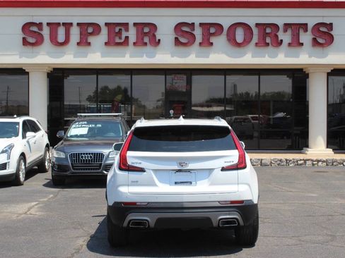 Used 2021 Cadillac XT4 Premium Luxury image 5