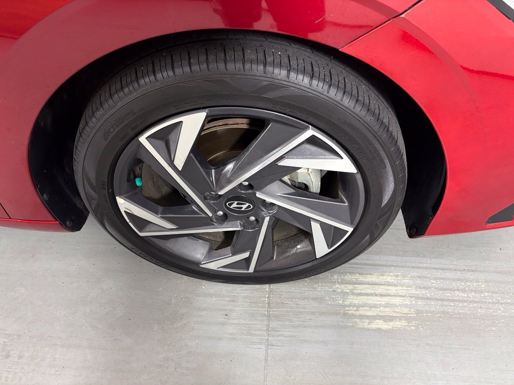 Used 2024 Hyundai Elantra Limited FWD image 11