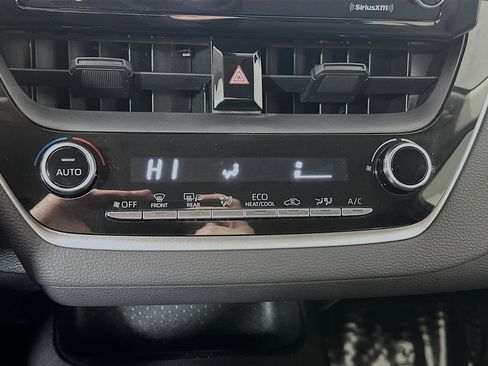 Used 2022 Toyota Corolla LE image 14