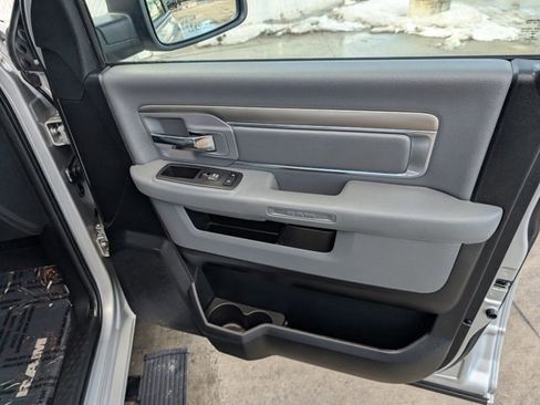 Used 2017 RAM 1500 Classic SLT image 31
