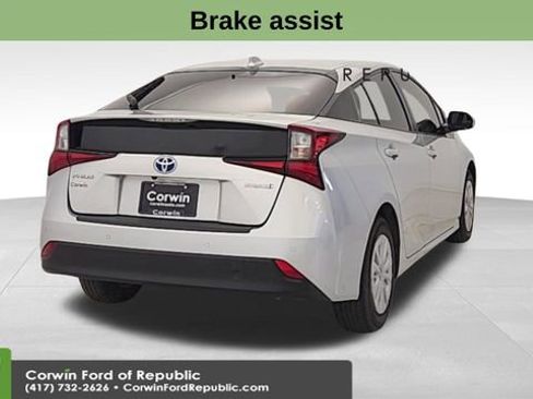 Used 2020 Toyota Prius LE image 8