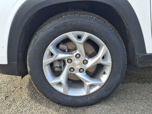 Used 2024 Chevrolet Trax LS w/ LS Convenience Package image 32