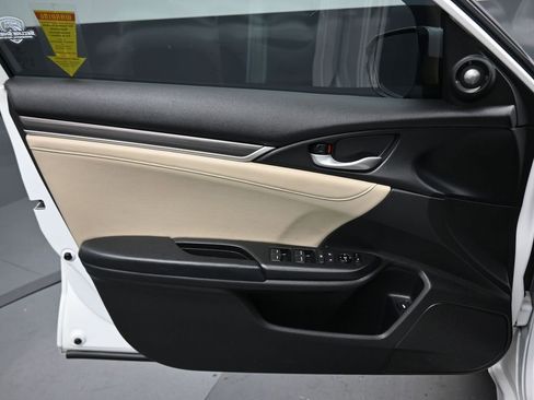 Used 2020 Honda Civic Touring image 9