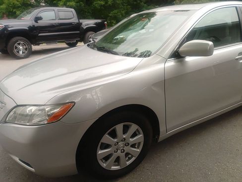 Used 2009 Toyota Camry XLE FWD image 2