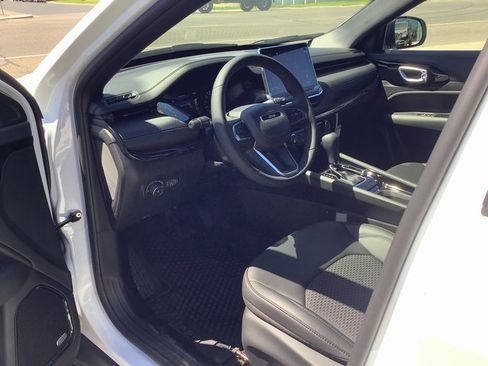 New 2025 Jeep Compass Latitude w/ Sun & Sound Group image 7