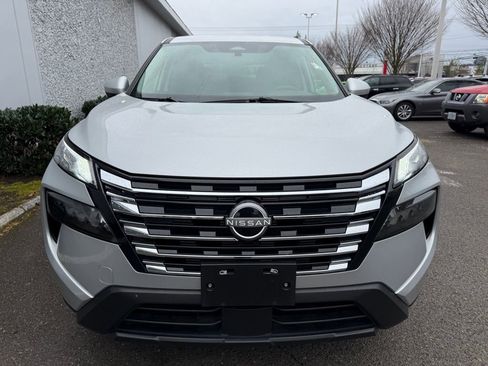 Certified 2025 Nissan Rogue SV image 5