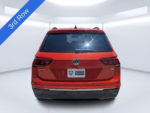 Used 2018 Volkswagen Tiguan SE w/ Panoramic Sunroof Package FWD image 4