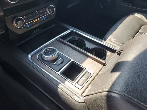 Used 2020 Ford Expedition Limited RWD image 21