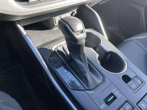 Used 2022 Toyota Highlander XLE image 44