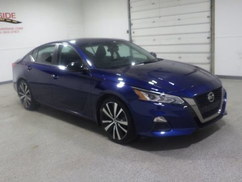 Used 2021 Nissan Altima 2.5 SR w/ SR Premium Package FWD image 5